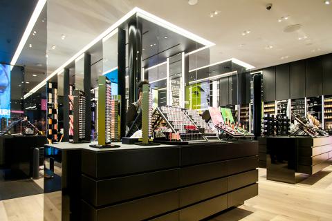FL-PG-MAC-Cosmetics-2